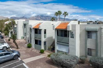 Valley View Apartments in Tucson, AZ - Building Photo - Building Photo