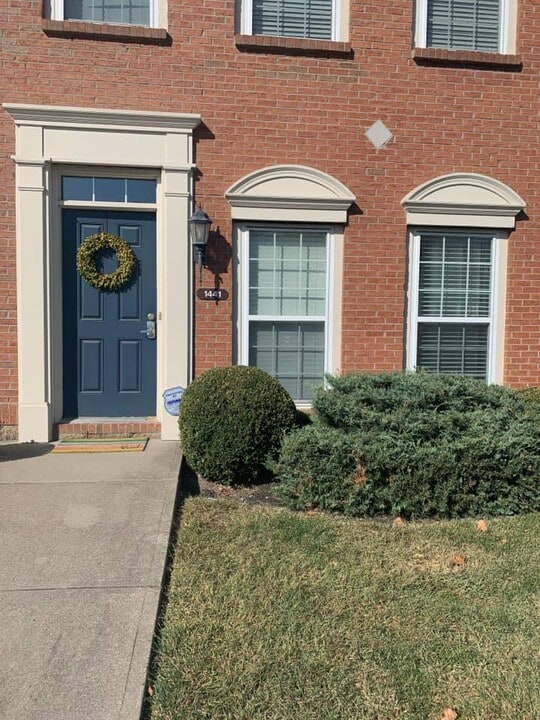 1441 Laurel Park Dr in Cincinnati, OH - Building Photo