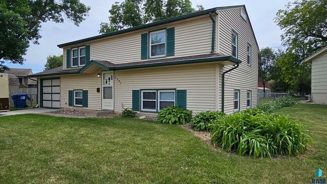 property at 3301 S 2nd Ave