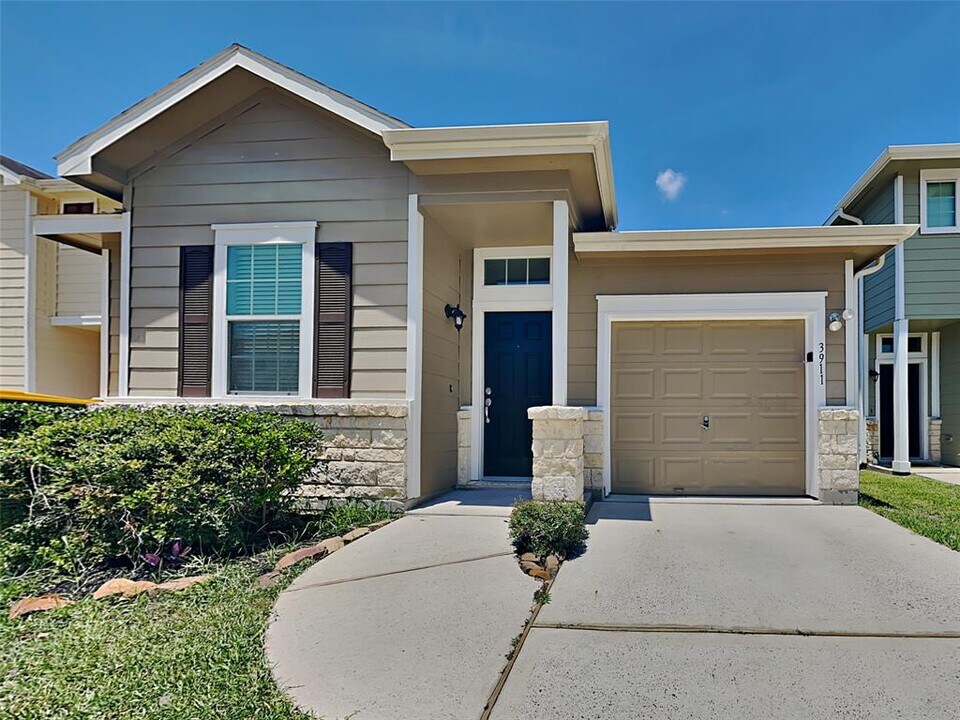 3911 Mossy Spring Ln in Spring, TX - Building Photo