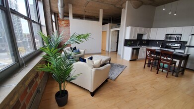 521 S 7th St, Unit 424 in Minneapolis, MN - Building Photo - Building Photo