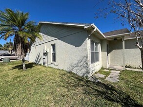 1004 Clovercrest Rd in Orlando, FL - Building Photo - Building Photo