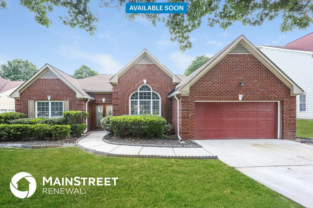 6245 New Magnolia Pl in College Park, GA - Building Photo