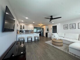 108 SW 9th St in Boynton Beach, FL - Building Photo