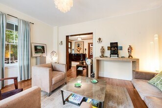 95 Avon Hill St, Unit 1 in Cambridge, MA - Building Photo - Building Photo