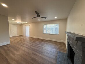 6918 Lincoln Oaks Dr in Fair Oaks, CA - Foto de edificio - Building Photo