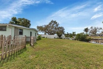 3999 Conway Blvd in Port Charlotte, FL - Building Photo - Building Photo
