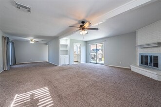 10215 Kirkwren Dr in Houston, TX - Building Photo - Building Photo