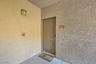 8250 N Grand Canyon Dr in Las Vegas, NV - Building Photo - Building Photo