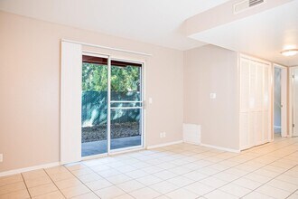 Pomona Townhomes in Chico, CA - Building Photo - Building Photo