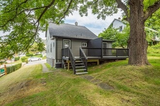 27 Rowe St in Rural Ridge, PA - Building Photo - Building Photo