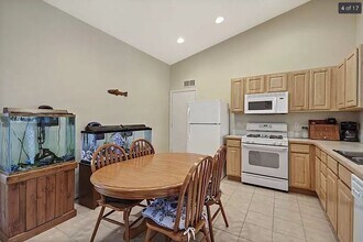 301 Parkmont Wy in Caldwell, ID - Building Photo - Building Photo