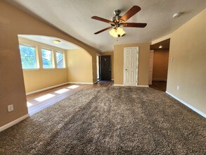 61 Red Creek Springs Rd in Pueblo, CO - Building Photo - Building Photo