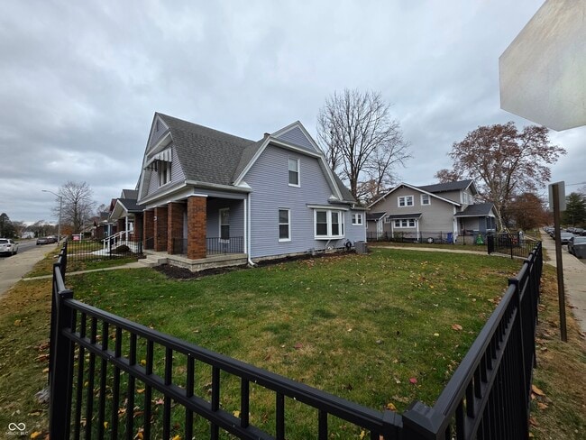 5030 E New York St in Indianapolis, IN - Building Photo - Building Photo