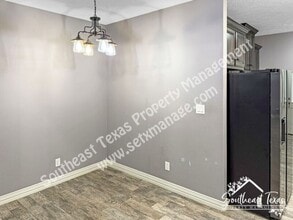 2424 Ave C in Nederland, TX - Building Photo - Building Photo