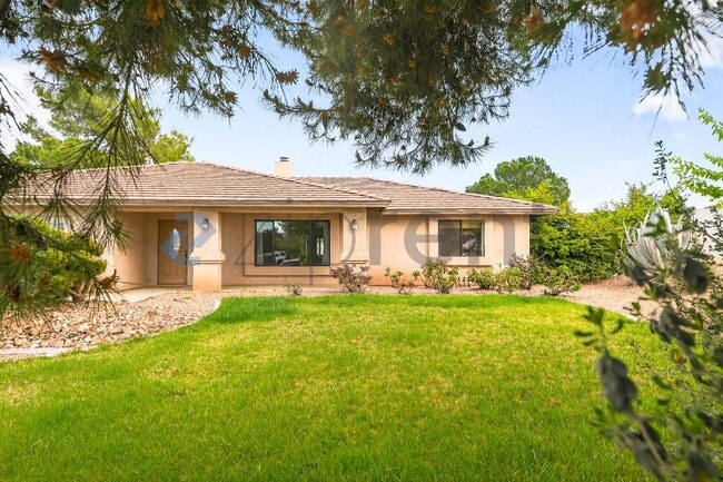 7211 Amanda Way in Hesperia, CA - Foto de edificio - Building Photo