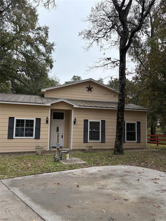 1218 Virgie Community Rd in Magnolia, TX - Building Photo