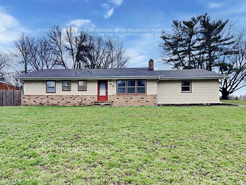 707 Oakland Cir in Burnsville, MN - Building Photo