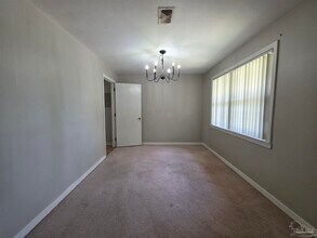 402 Park Ln E in Cantonment, FL - Building Photo - Building Photo