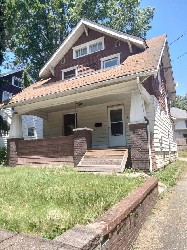 property at 949 W Exchange St