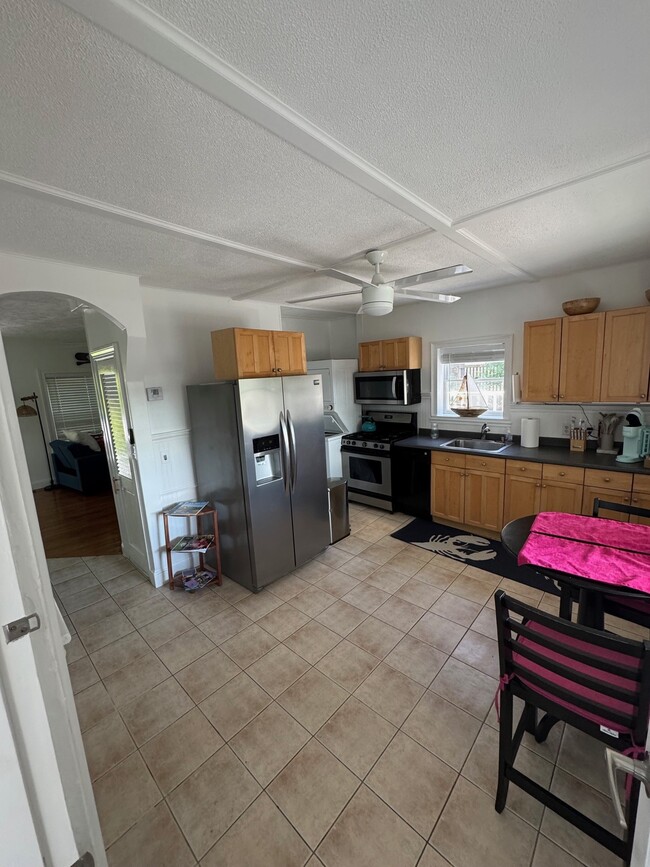 12 Babson St, Unit Furnished SHORT term