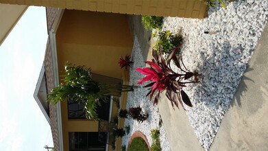 1448 SE 10th Terrace in Cape Coral, FL - Building Photo - Building Photo