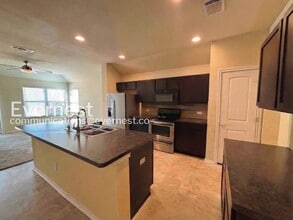 12904 Tinker St in Manor, TX - Building Photo - Building Photo