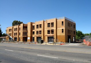 755 Farmers Ln in Santa Rosa, CA - Building Photo - Building Photo