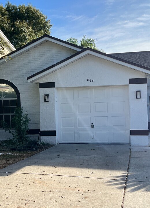 667 Lake Dexter Cir in Winter Haven, FL - Building Photo