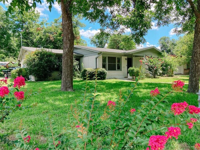 1808 Princeton Ave in Austin, TX - Building Photo - Building Photo