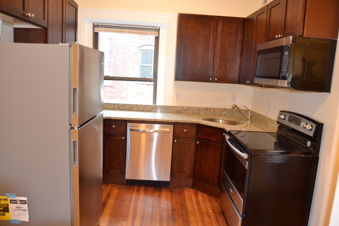 1463 Beacon St, Unit 42 in Brookline, MA - Building Photo