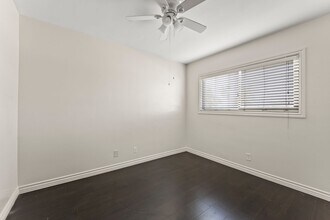 4104 E 7th St, Unit Unit 2 in Long Beach, CA - Foto de edificio - Building Photo