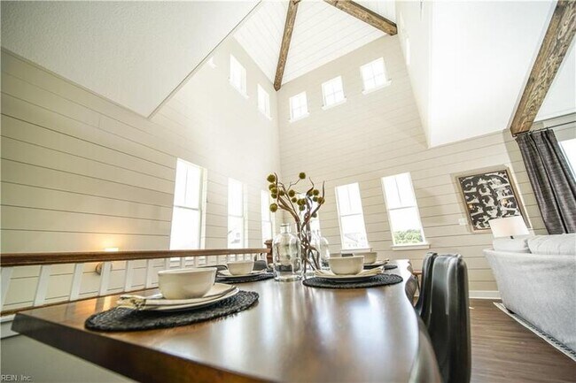 312 Fishers Ct in Hampton, VA - Building Photo - Building Photo