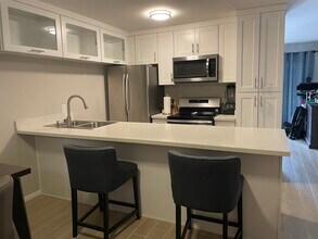 5051 La Jolla Blvd, Unit 101 in San Diego, CA - Building Photo - Building Photo