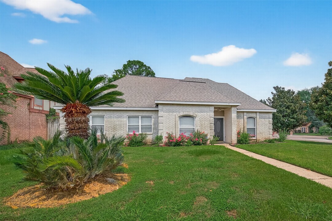 5310 Holly View Dr in Houston, TX - Building Photo