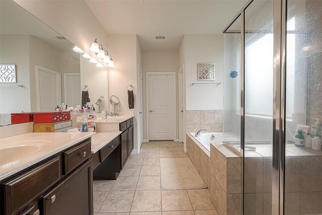 property at 15627 Huddleston Dr