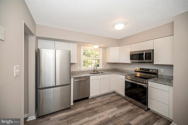 12004 Branchwater St, Unit A2 in Fredericksburg, VA - Building Photo - Building Photo