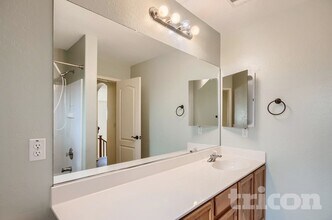 21116 Alma Dr in Maricopa, AZ - Foto de edificio - Building Photo