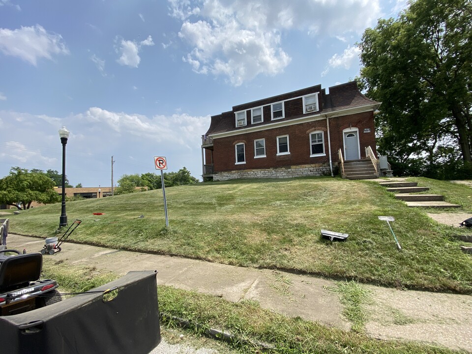 620 N Perry St in Davenport, IA - Building Photo