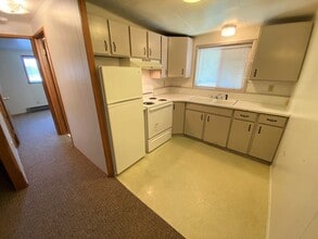 805 'C' St in Ellensburg, WA - Foto de edificio - Building Photo