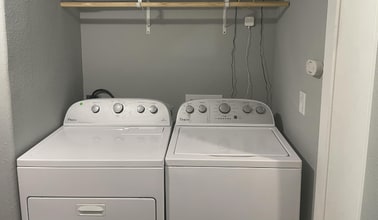 427 E Southcross in San Antonio, TX - Building Photo - Building Photo