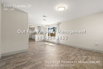8507 Claonia St in Tampa, FL - Foto de edificio - Building Photo