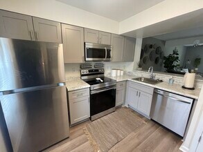 Fords Pointe Apartments and Townhomes in Savannah, GA - Foto de edificio - Building Photo