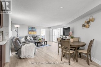 3050 Ellesmere Rd in Toronto, ON - Building Photo - Building Photo