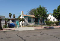 3204-3330 Highland Ave in San Diego, CA - Foto de edificio - Building Photo