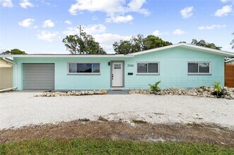3700 Whiting Dr SE in St. Petersburg, FL - Building Photo - Building Photo