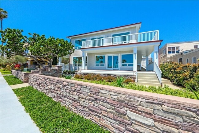 376 Cliff Dr, Unit D in Laguna Beach, CA - Building Photo - Building Photo