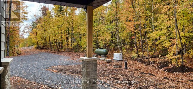 1008 Ridgeline Dr in Lake Of Bays, ON - Building Photo - Building Photo