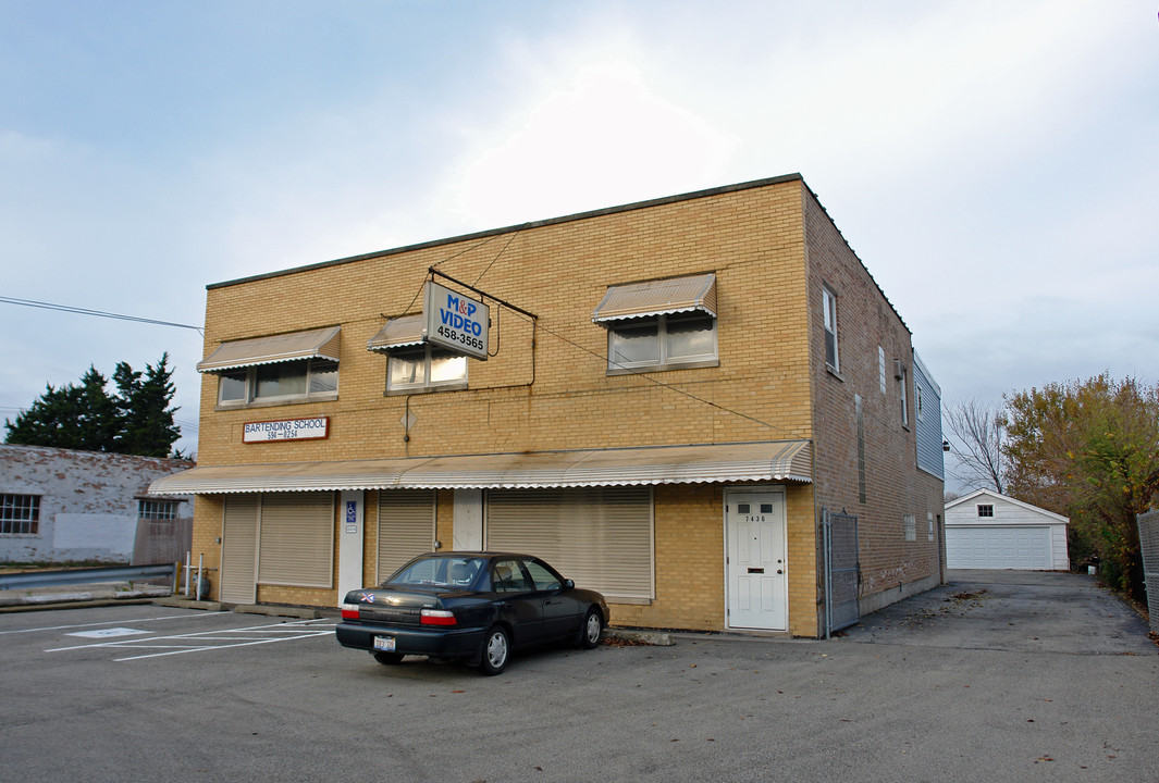 7436 S Harlem Ave in Bridgeview, IL - Building Photo