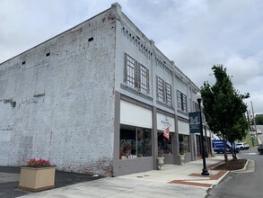 249 E Main St in Marion, VA - Building Photo - Building Photo